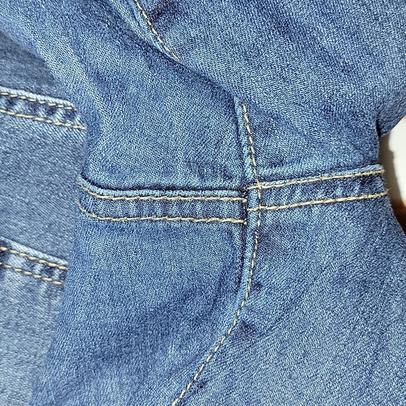 Refuge Medium Wash Distressed Jeans Size 20 - Picture 10 of 11